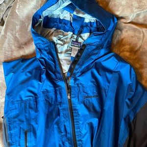 Men’s Patagonia rain jacket